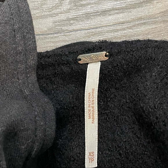 Free People Black Gray Drippy Wool Jacket Hoodie Sweatshirt Coat Asymmetrical XS - Picture 8 of 10